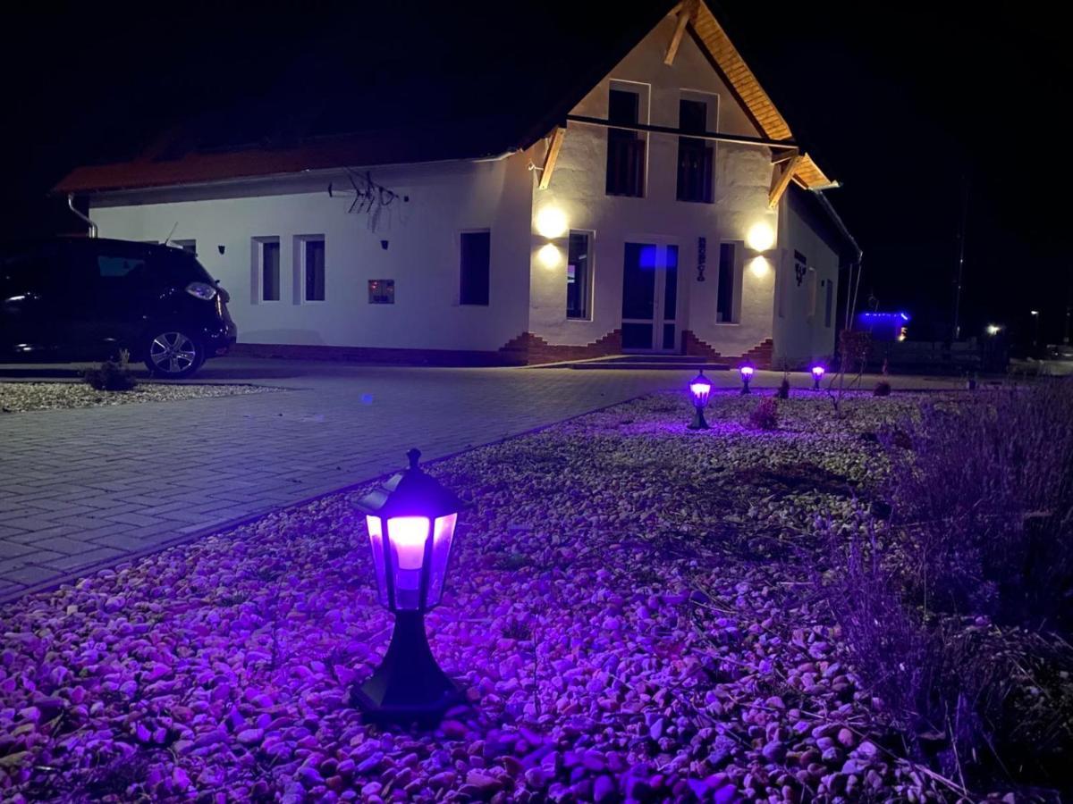 Megnyugtat-Lak Apartmanhaz Demjén Exteriör bild