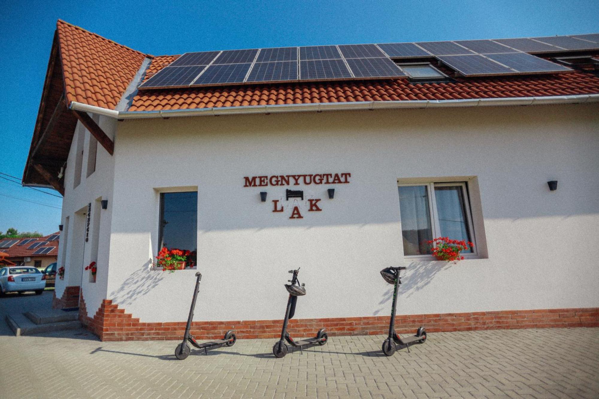 Megnyugtat-Lak Apartmanhaz Demjén Exteriör bild