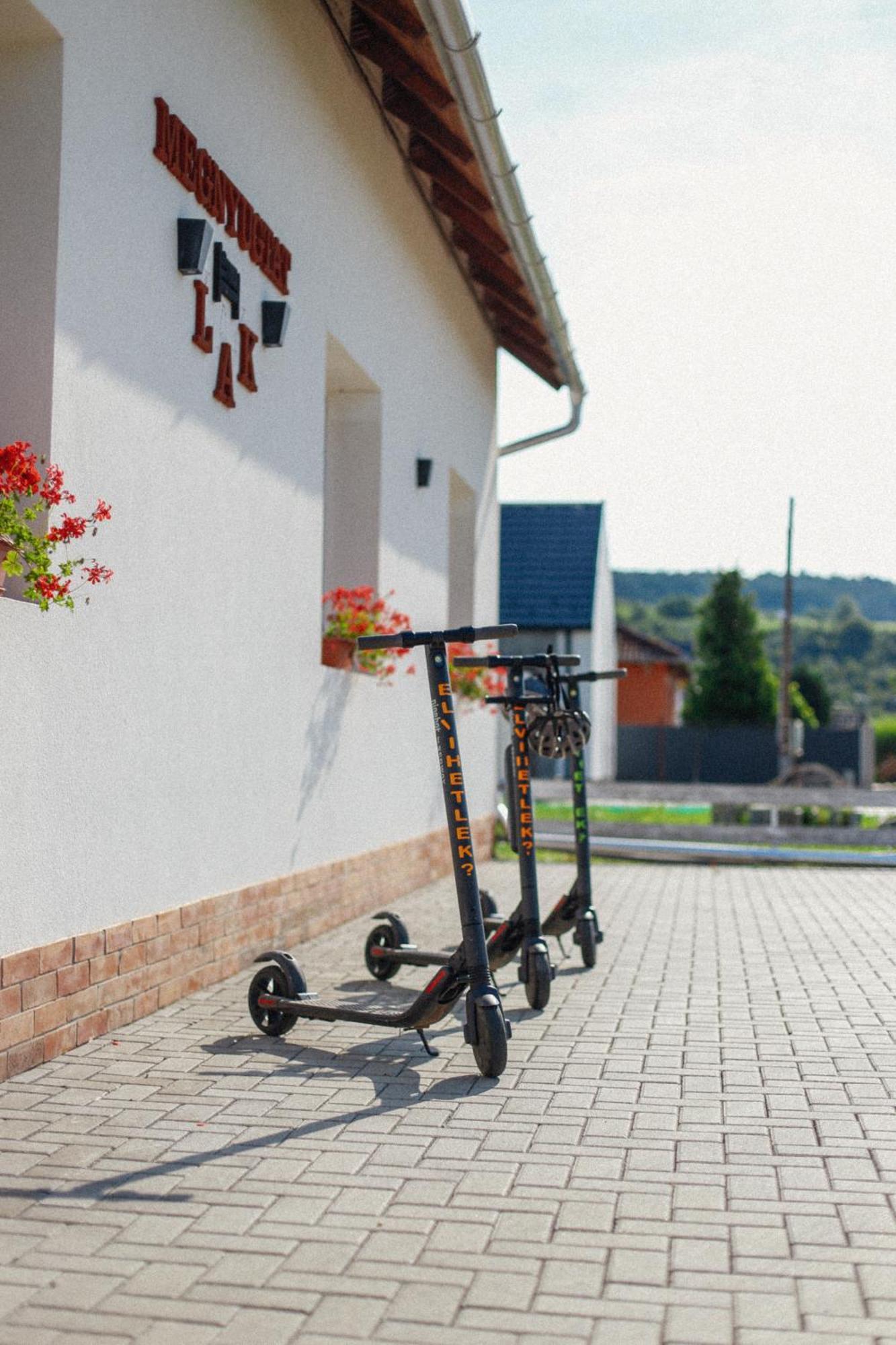 Megnyugtat-Lak Apartmanhaz Demjén Exteriör bild