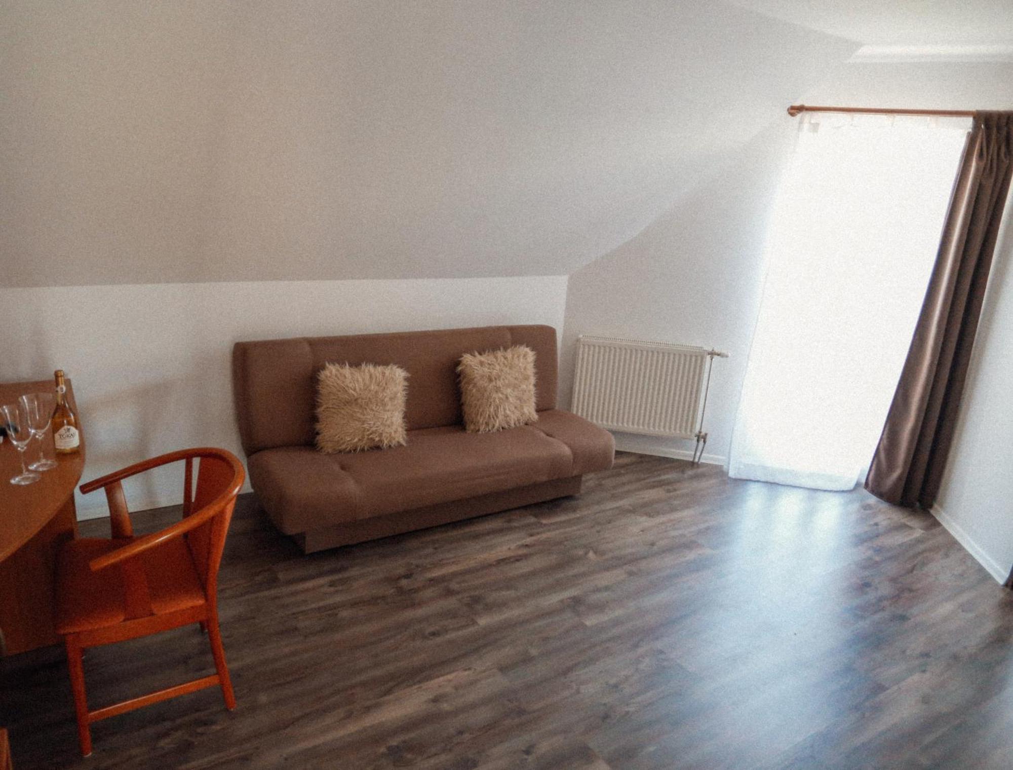 Megnyugtat-Lak Apartmanhaz Demjén Exteriör bild